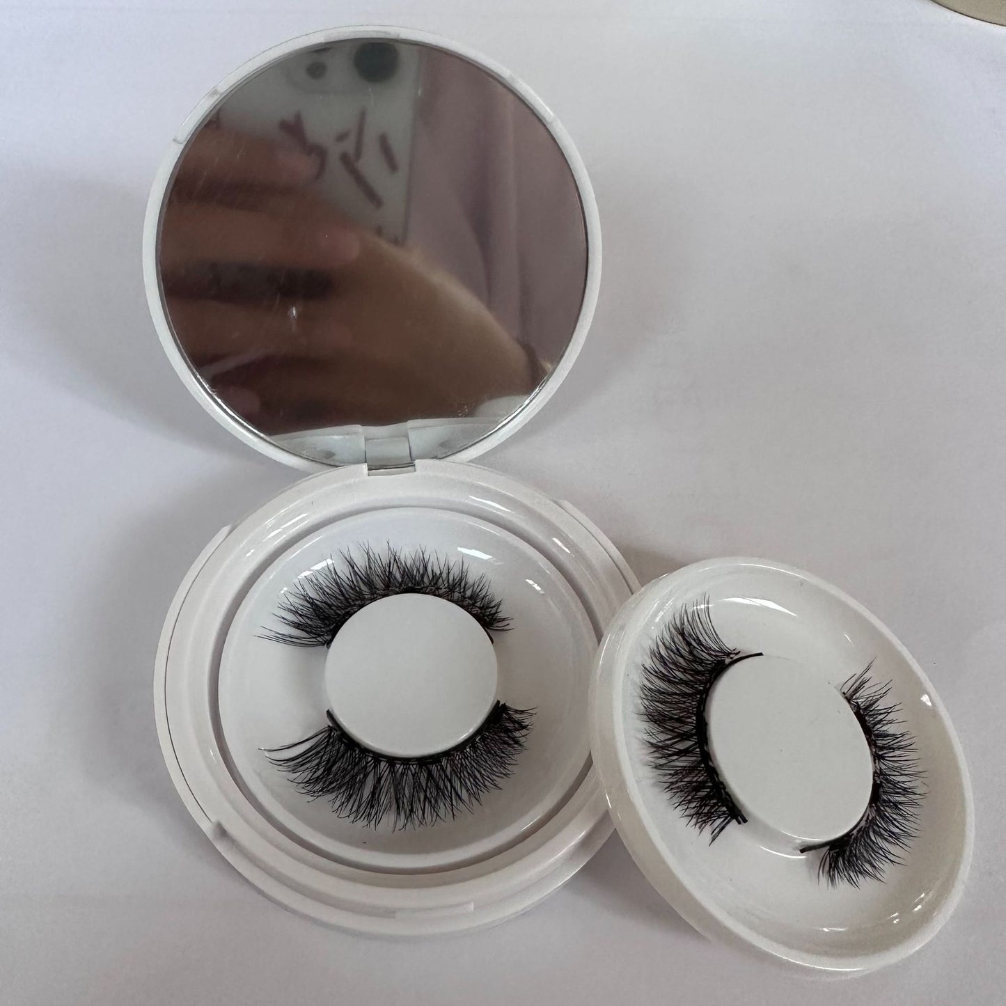 White Clip Magnet False Eyelashes Glue-free Two Pairs