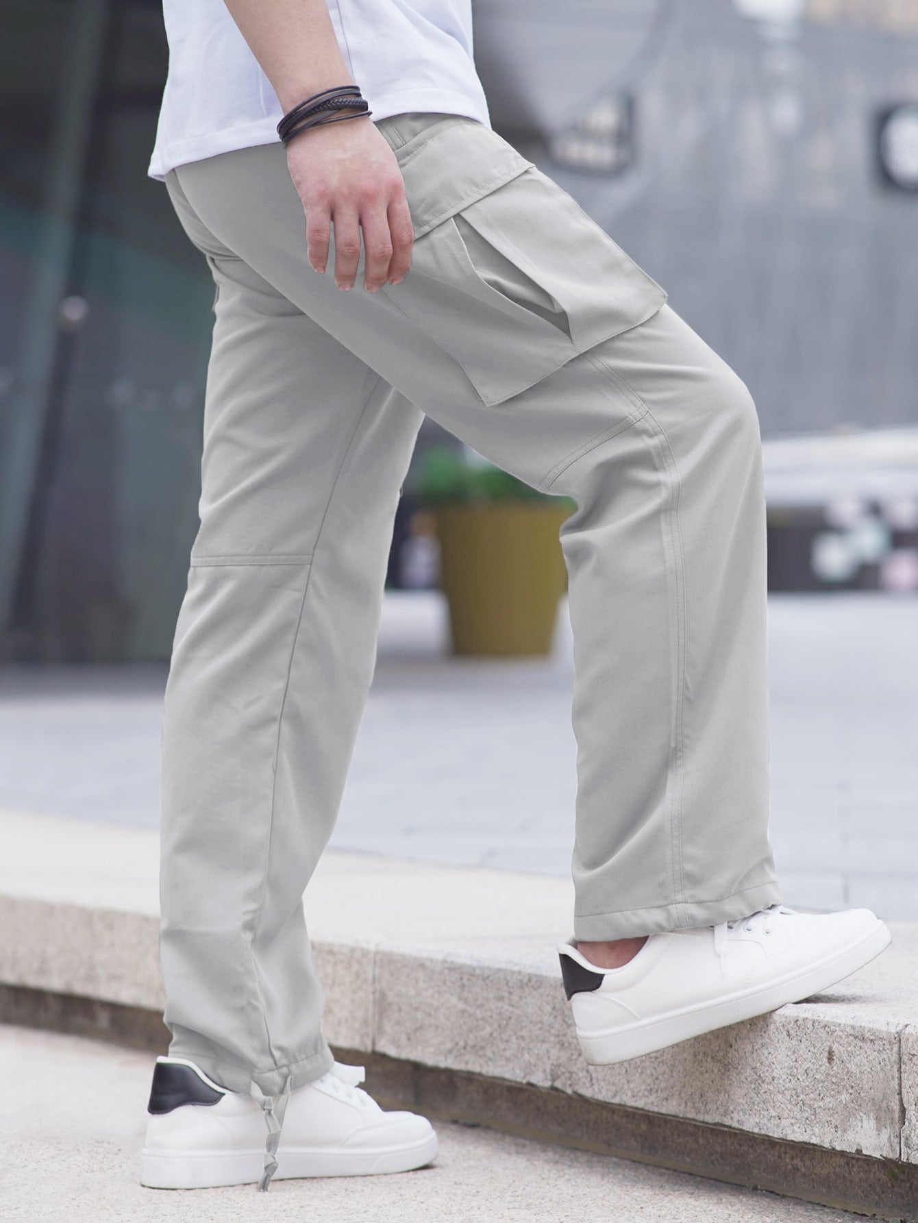 Manfinity Hypemode Men Flap Pocket Drawstring Waist Pants