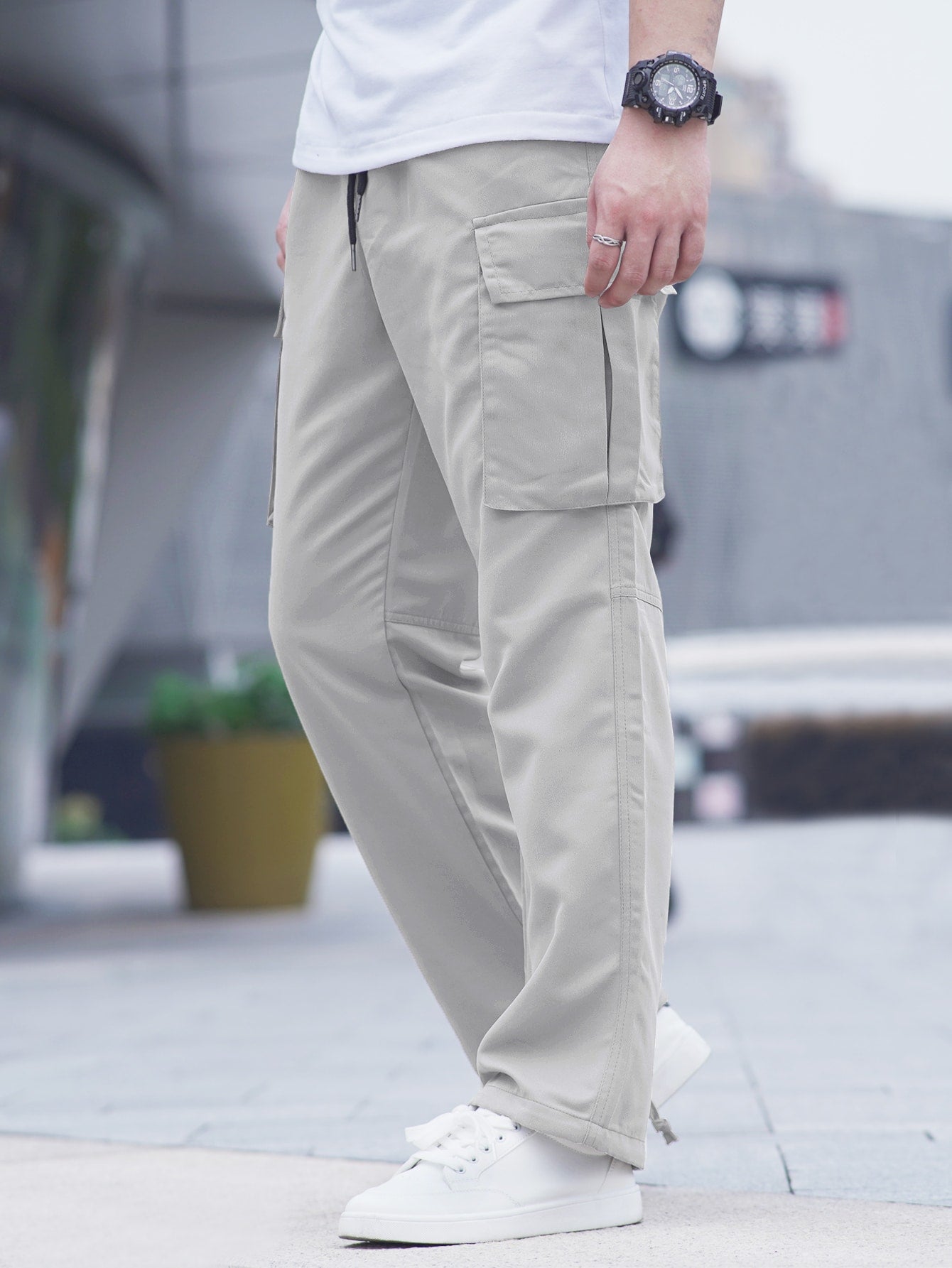 Manfinity Hypemode Men Flap Pocket Drawstring Waist Pants