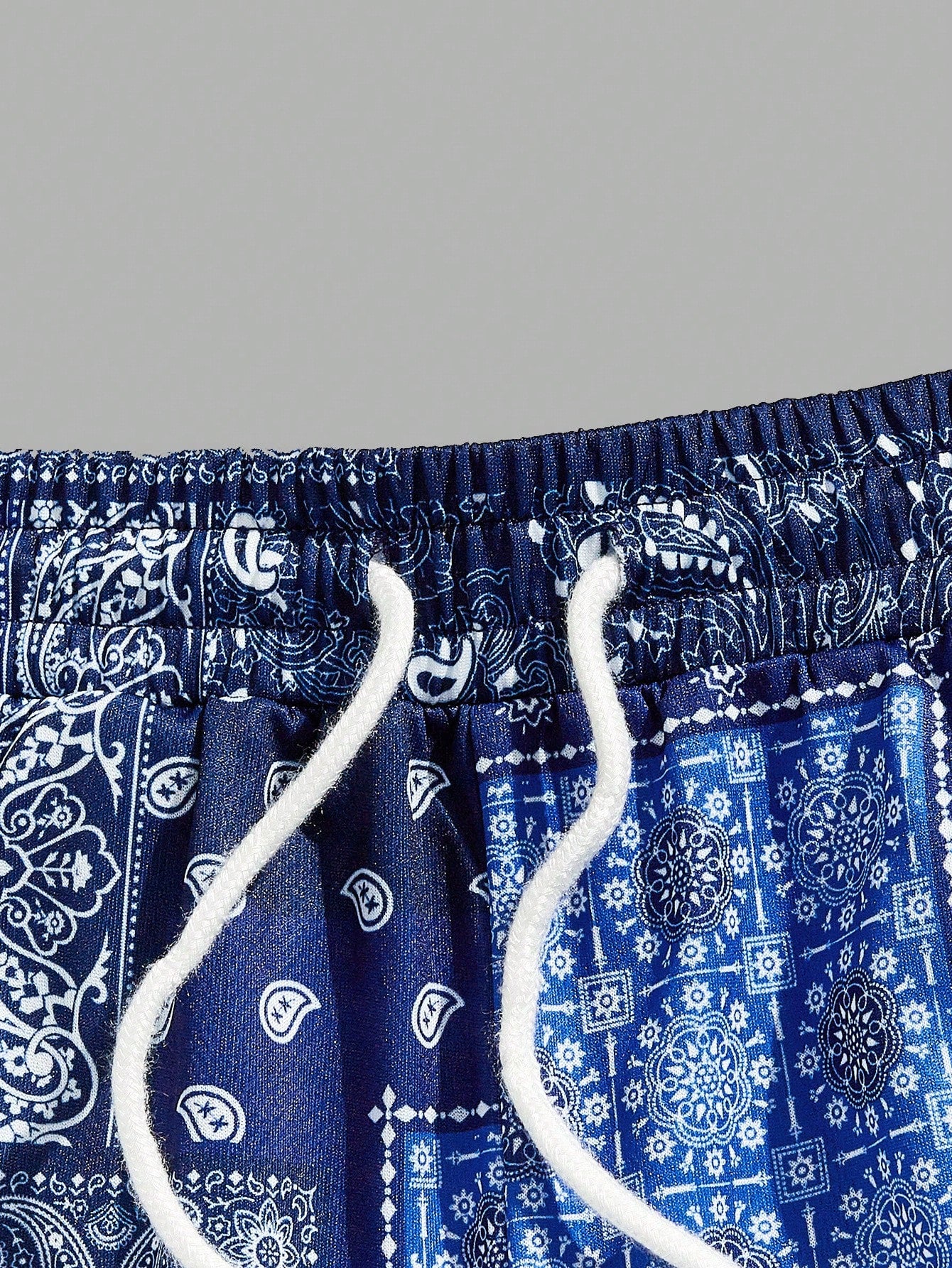 Manfinity Chillmode Men Paisley & Scarf Print Drawstring Waist Shorts