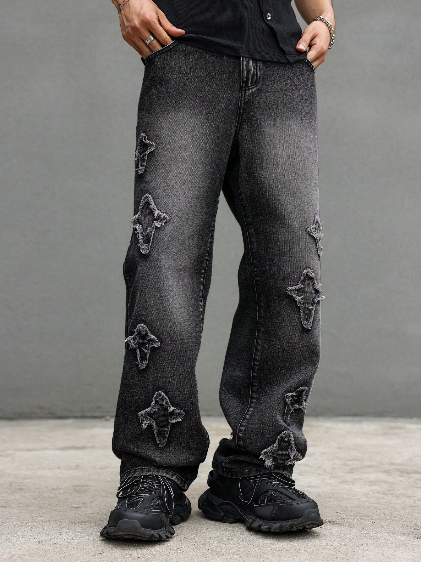 Men's Casual Loose Straight Leg Jeans With Pockets & Star Patch