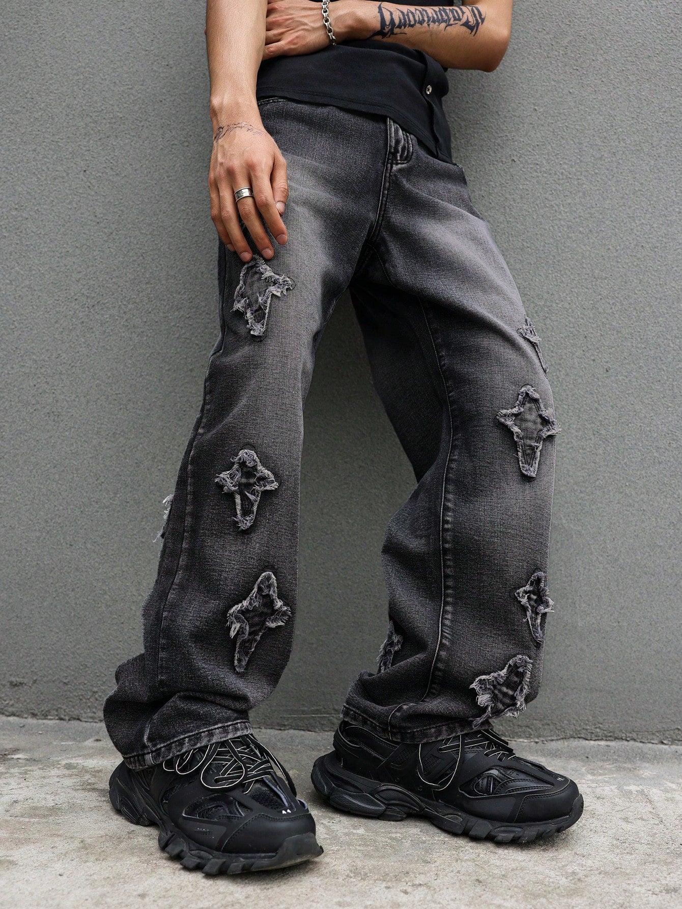 Men's Casual Loose Straight Leg Jeans With Pockets & Star Patch