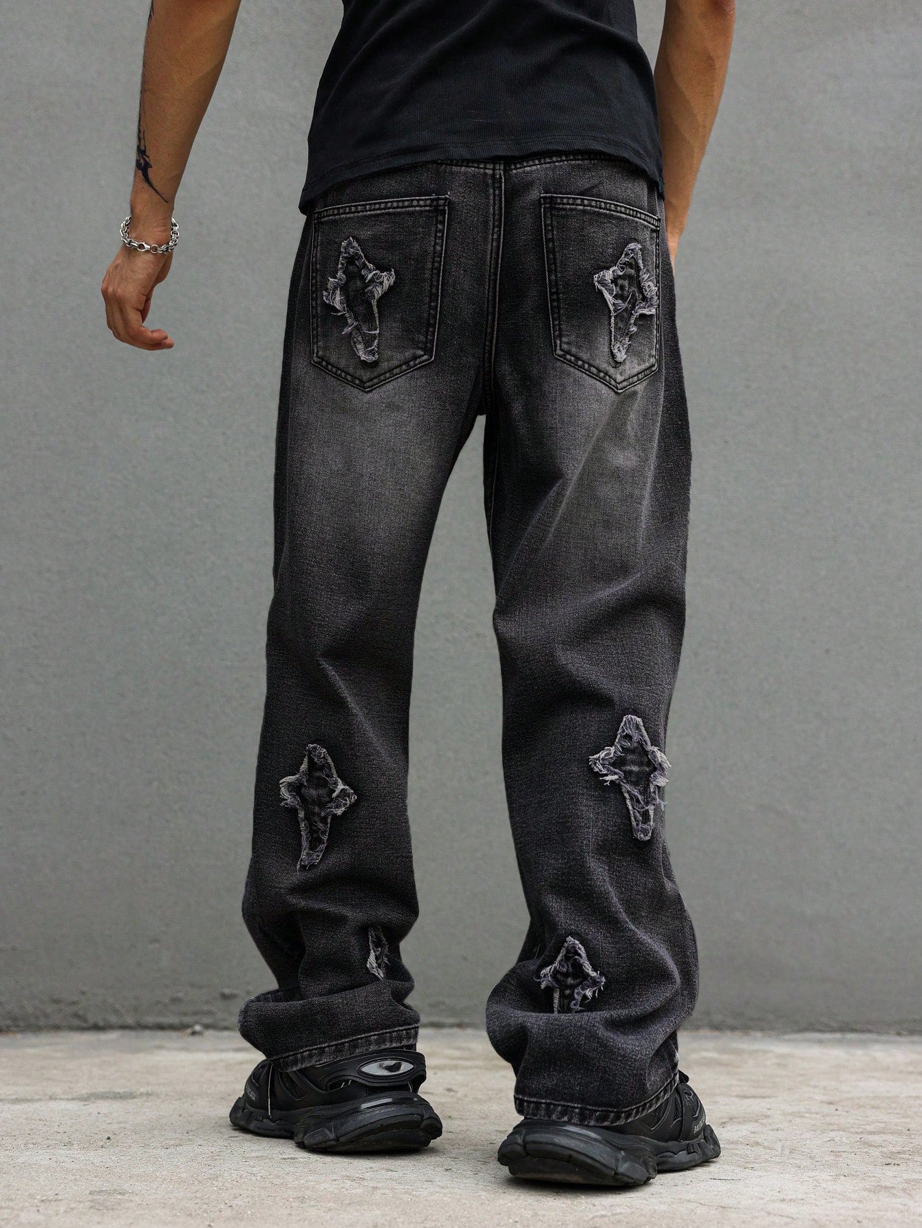 Men's Casual Loose Straight Leg Jeans With Pockets & Star Patch