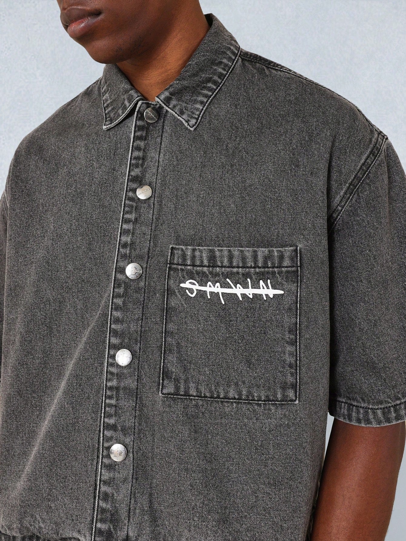 SUMWON Crop Fit Revere Washed Denim Shirt With Back Text Graphic Print