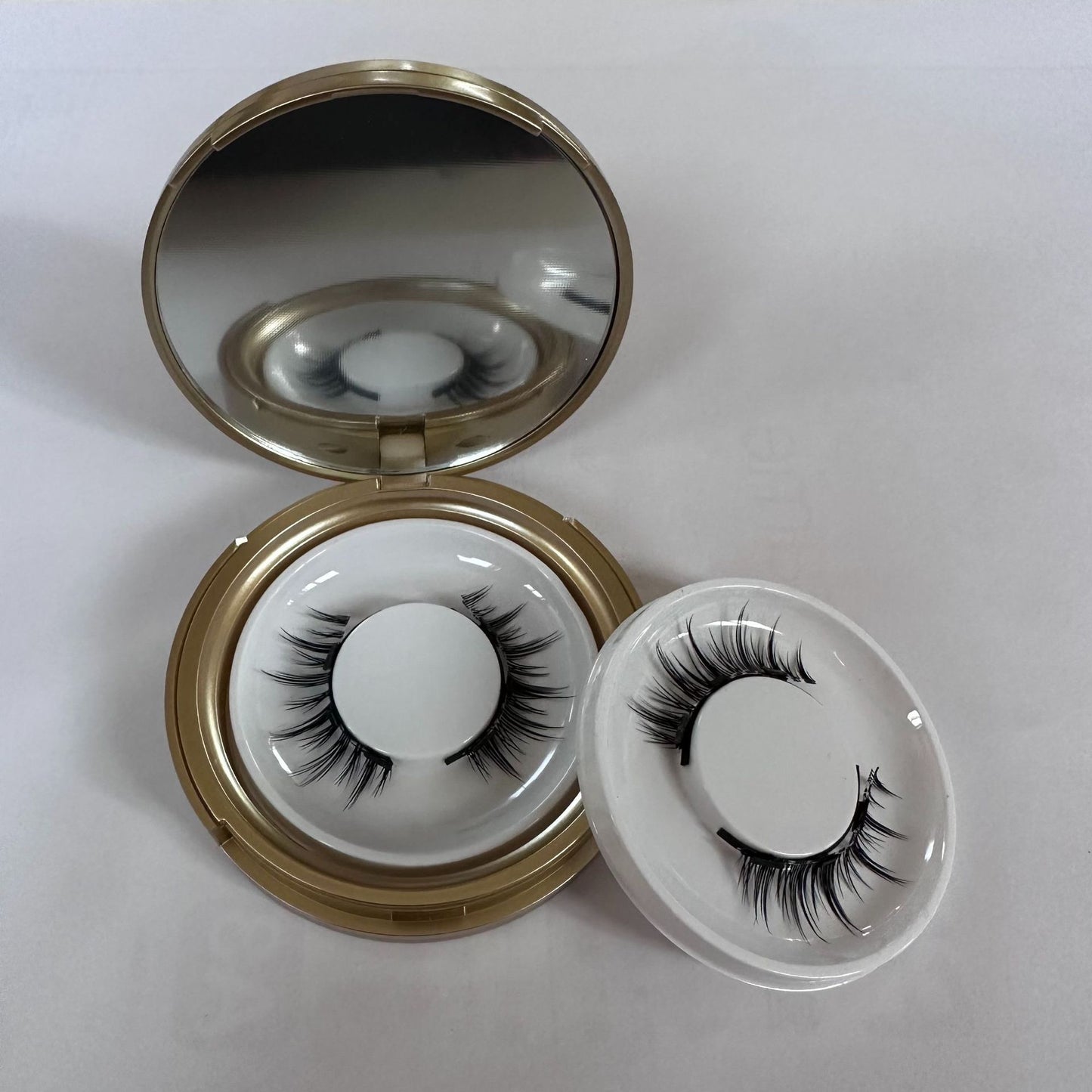 White Clip Magnet False Eyelashes Glue-free Two Pairs